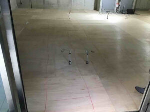 相模原市南区の店舗にて、置床工事を行いました。（乾式二重床）【秀和建工】