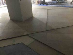 東京都武蔵野市の店舗にて、置床工事を行いました。（ラワン構造用合板12ｍｍ）【秀和建工】