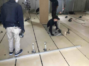 相模原市南区の店舗にて、置床工事を行いました。（乾式二重床）【秀和建工】