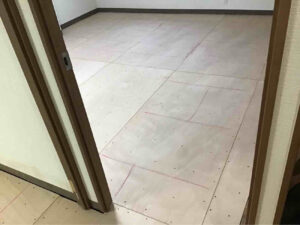 東京都大田区のマンションにて改修工事に伴う置床工事を行いました。（フリーフロアCPR）【秀和建工】