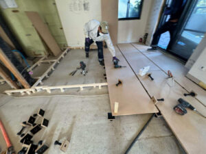 東京都目黒区のマンションにて、1day置床工事を行いました。（乾式二重床）【秀和建工】