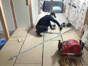 神奈川県茅ケ崎市のマンションにて、置床工事を行いました。(乾式二重床)【秀和建工】