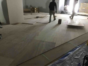 東京都武蔵野市の店舗にて、置床工事を行いました。（ラワン構造用合板12ｍｍ）【秀和建工】