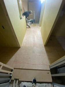 東京都渋谷区のマンションにて、置床工事を行いました。(乾式二重床)【秀和建工】