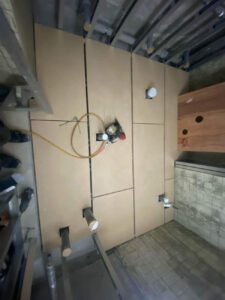 東京都中野区にて、高校のトイレ改修工事を行いました。（乾式二重床、フリーフロアCP-F）【秀和建工】