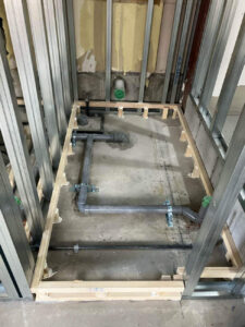 埼玉県越谷市の店舗にて、新装工事に伴う置床工事を行いました。（パーチクルボード）【秀和建工】