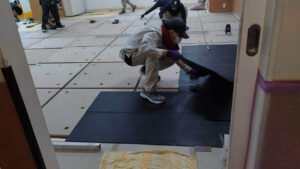 東京都中央区の店舗にて、置床工事を行いました。(エアロビクスフロア)【秀和建工】