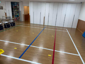 東京都中央区の店舗にて、置床工事を行いました。(エアロビクスフロア)【秀和建工】