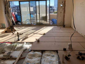 東京都目黒区のマンションにて、置床工事を行いました。（乾式二重床）【秀和建工】