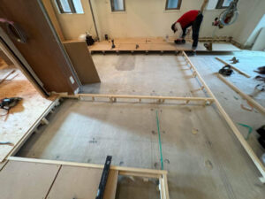 東京都中央区のマンションにて、１day置床工事を行いました。（乾式二重床）【秀和建工】