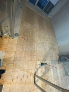 東京都中央区のマンションにて、置床工事を行いました。（乾式二重床）【秀和建工】