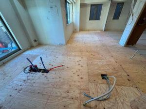 東京都中央区のマンションにて、１day置床工事を行いました。（乾式二重床）【秀和建工】
