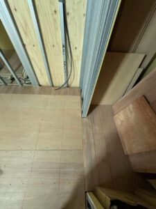 東京都千代田区のマンションにて、置床工事を行いました。（乾式二重床）【秀和建工】