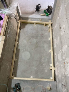 東京都世田谷区のオフィスにて、置床工事を行いました。（乾式二重床）【秀和建工】