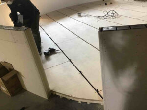 千葉県千葉市の店舗にて、置床工事を行いました。（乾式二重床）【秀和建工】