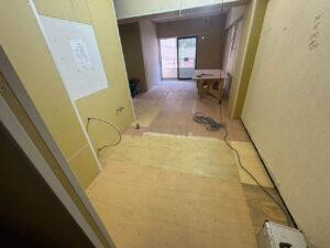 東京都渋谷区のマンションにて、置床工事を行いました。(乾式二重床)【秀和建工】