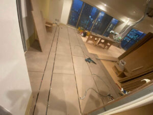 東京都中央区のマンションにて、置床工事を行いました。（乾式二重床）【秀和建工】