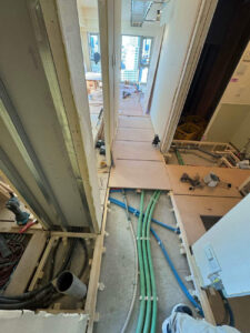 東京都港区のマンションにて、置床工事を行いました。（乾式二重床）【秀和建工】