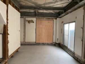 東京都大田区の店舗にて、１day置床工事を行いました。（乾式二重床）【秀和建工】