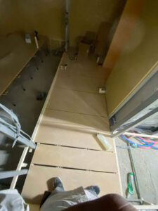 東京都台東区の店舗にて、置床工事を行いました。(乾式二重床)【秀和建工】