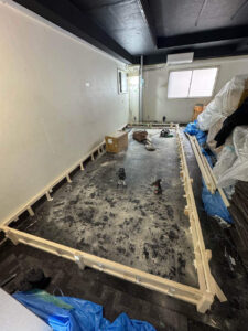 東京都千代田区のビルテナントにて、置床工事を行いました。（乾式二重床）【秀和建工】