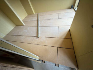 東京都千代田区のマンションにて、１day置床工事を行いました。（乾式二重床）【秀和建工】