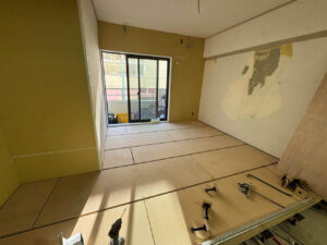 東京都渋谷区のマンションにて、置床工事を行いました。（乾式二重床）【秀和建工】