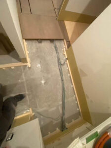 東京都中央区のマンションにて、置床工事を行いました。（乾式二重床）【秀和建工】