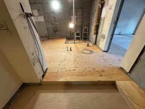 東京都港区のマンションにて、置床工事を行いました。（プラモクレン）【秀和建工】