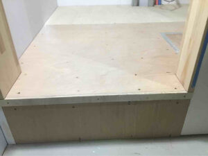 千葉市稲毛区にて、小学校の大規模改造工事に伴う置床工事を行いました。（フリーフロアCP-F）【秀和建工】