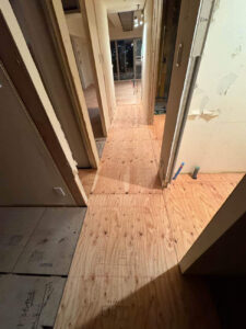 東京都港区のマンションにて、置床工事を行いました。（乾式二重床）【秀和建工】