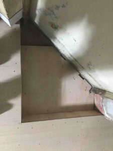 東京都品川区の店舗にて、置床工事を行いました。（乾式二重床）【秀和建工】