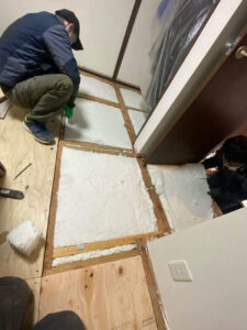 東京都世田谷区のマンションにて、置床工事を行いました。（グラスウール）【秀和建工】
