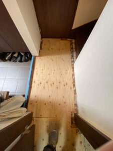 東京都世田谷区のマンションにて、置床工事を行いました。（グラスウール）【秀和建工】