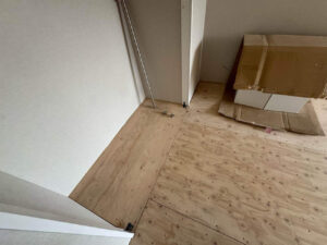 東京都目黒区のマンションにて、置床工事を行いました。（乾式二重床）【秀和建工】