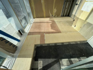 東京都目黒区のクリニックにて、置床工事を行いました。(乾式二重床)【秀和建工】