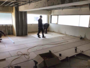 埼玉県越谷区にて、店舗の1day置床工事を行いました。(乾式二重床)【秀和建工】