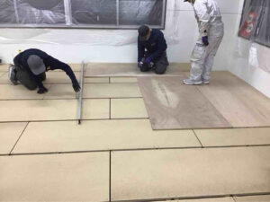 東京都千代田区にて、店舗の置床工事を行いました。（乾式二重床）【秀和建工】