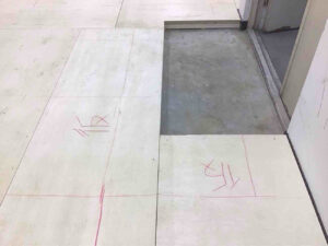 東京都中央区にて、店舗の置床工事を行いました。（乾式二重床）【秀和建工】