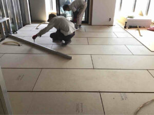 東京都渋谷区のマンションにて、置床工事を行いました。(乾式二重床)【秀和建工】
