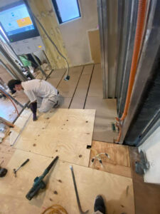 東京都中央区にて、マンションの置床工事を行いました。(乾式二重床)【秀和建工】