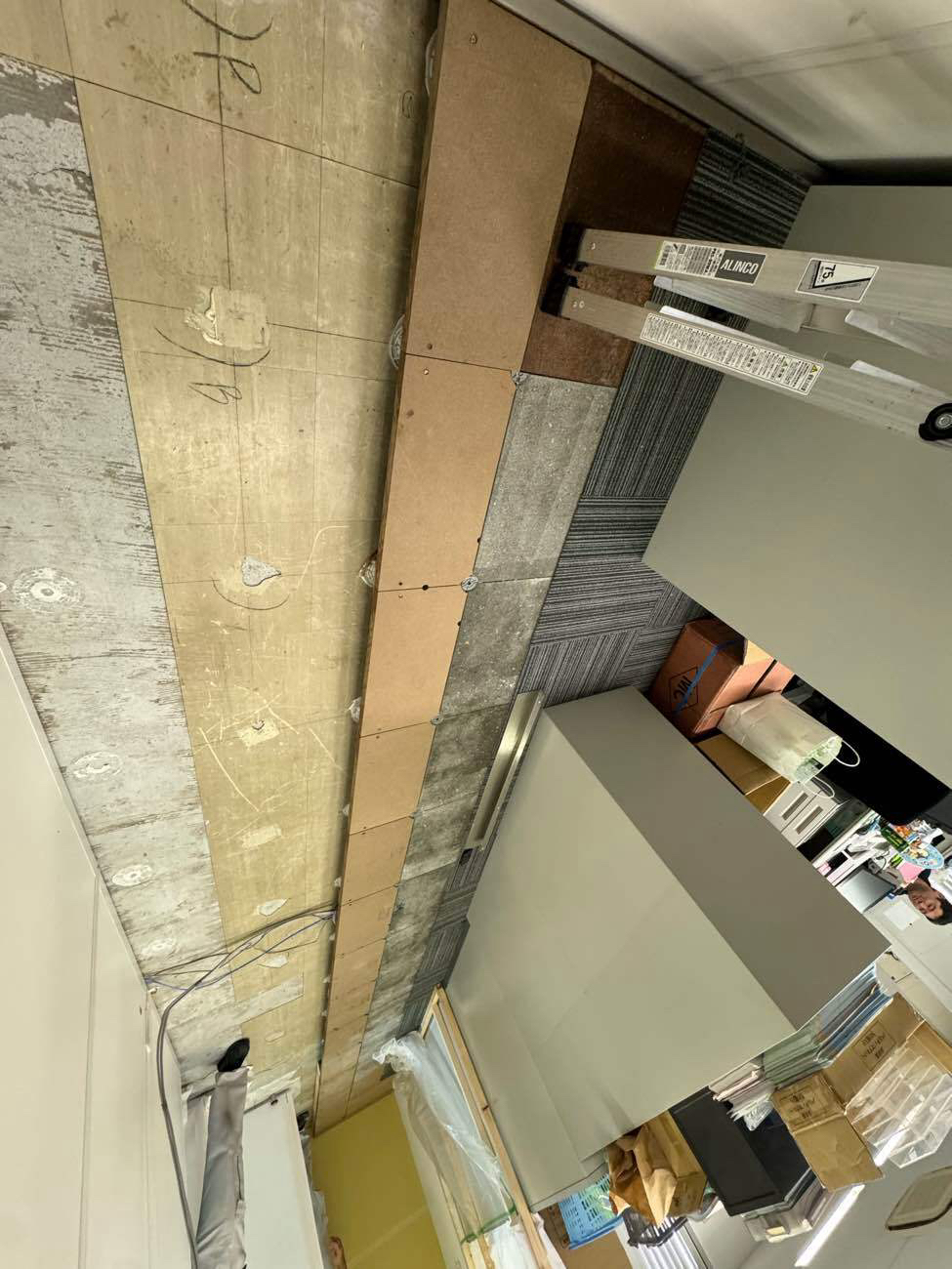 店舗改修 ＯＡフロア再調整 埼玉県羽生市