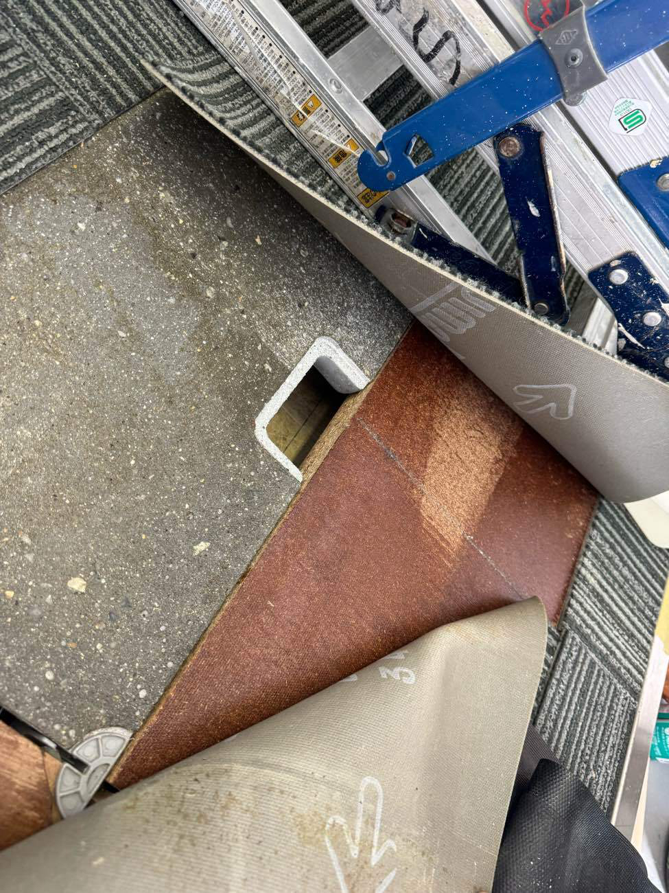 店舗改修 ＯＡフロア再調整 埼玉県羽生市