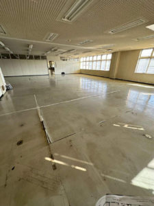 埼玉県入間市の工場にて、OAフロア工事を行いました。（フクビTN1000）【秀和建工】