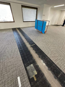 東京都中央区のオフィスにて、OAフロア工事を行いました。【秀和建工】