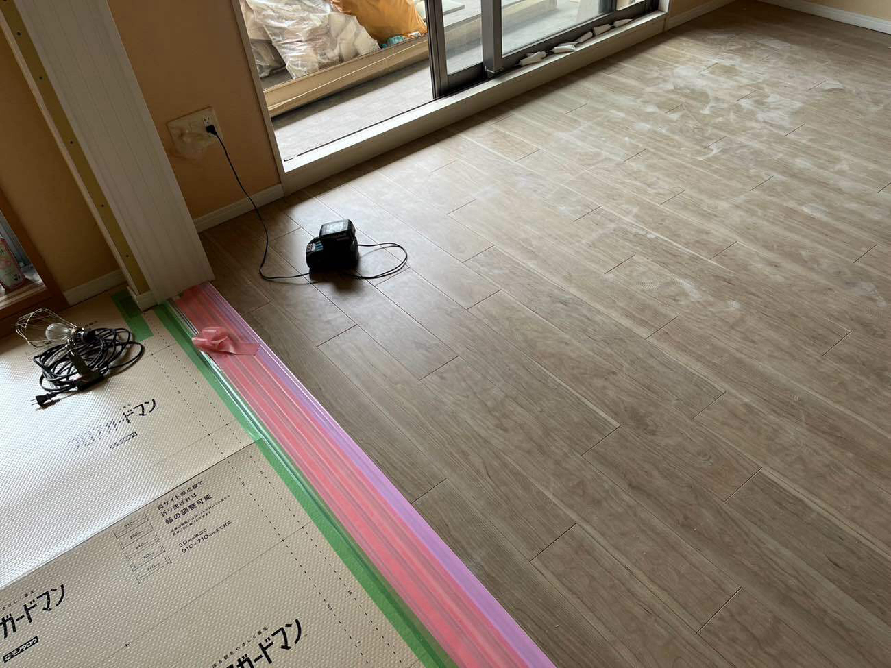 東京都三鷹市のマンションにて、防音フロア工事を行いました。【秀和建工】