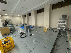 店舗改修夜間工事 OAフロア工事 東京都江戸川区（藤澤建機モザイクフロア）【秀和建工】