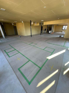 埼玉県川口市にある店舗にて、オフィスのOAフロア工事を行いました。（ステップラインBF50R）【秀和建工】