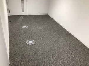 東京都江東区にて、オフィスのOAフロア工事を行いました。（プラ束）【秀和建工】