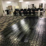 東京都大田区のオフィスにて、ステップライン樹脂OA工事を行いました。【秀和建工】